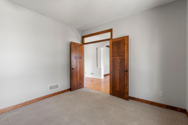 1634 Isabella Parkway, Chaska, MN 55318