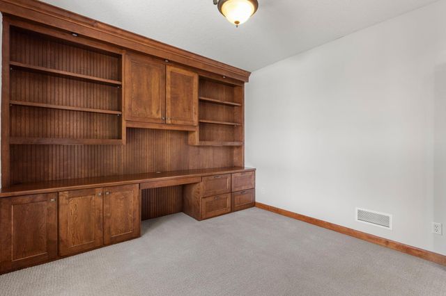 1634 Isabella Parkway, Chaska, MN 55318