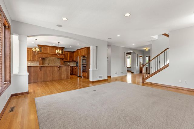 1634 Isabella Parkway, Chaska, MN 55318
