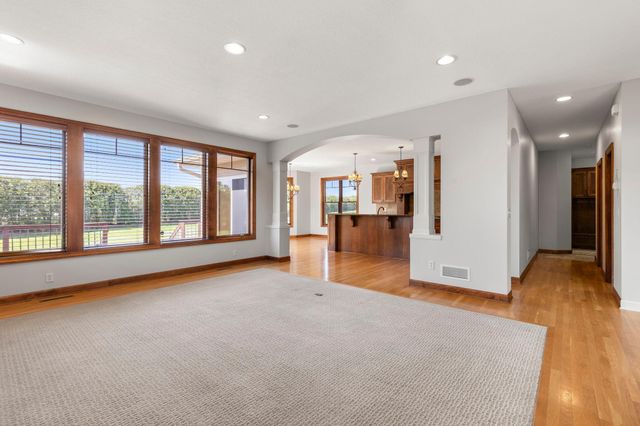 1634 Isabella Parkway, Chaska, MN 55318