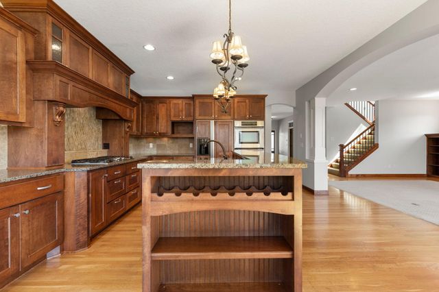 1634 Isabella Parkway, Chaska, MN 55318