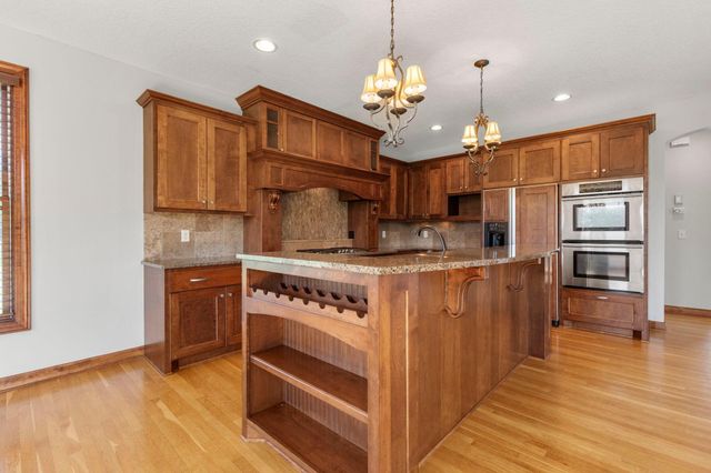 1634 Isabella Parkway, Chaska, MN 55318