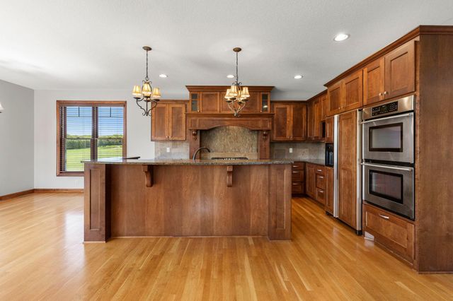 1634 Isabella Parkway, Chaska, MN 55318