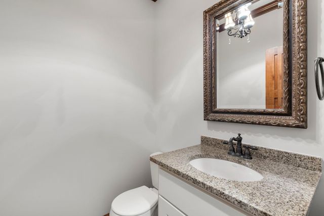 1634 Isabella Parkway, Chaska, MN 55318