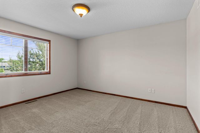 1634 Isabella Parkway, Chaska, MN 55318