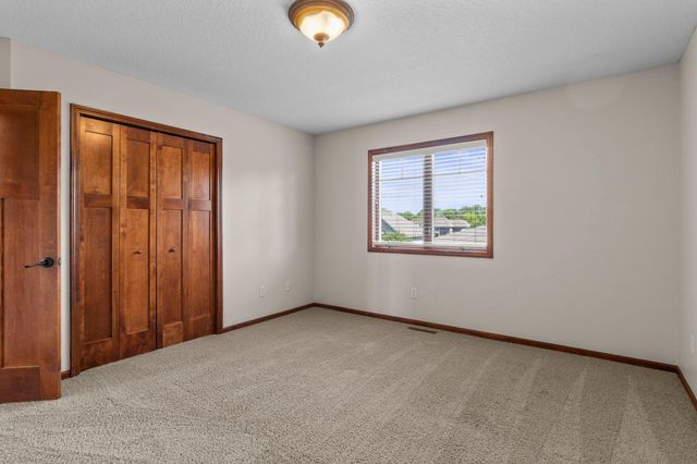 1634 Isabella Parkway, Chaska, MN 55318