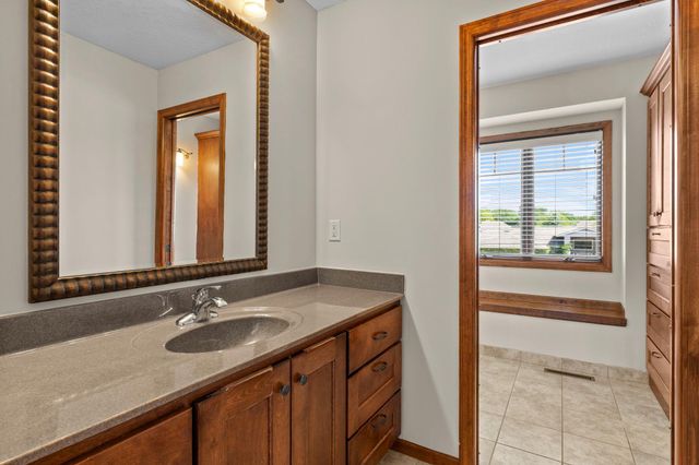 1634 Isabella Parkway, Chaska, MN 55318