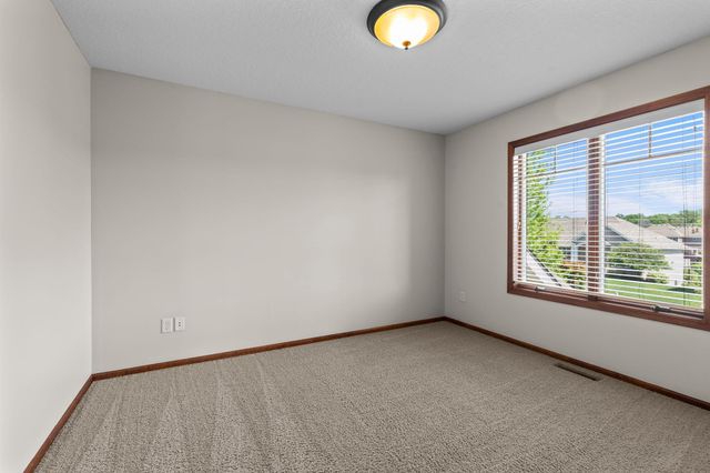 1634 Isabella Parkway, Chaska, MN 55318