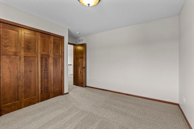 1634 Isabella Parkway, Chaska, MN 55318