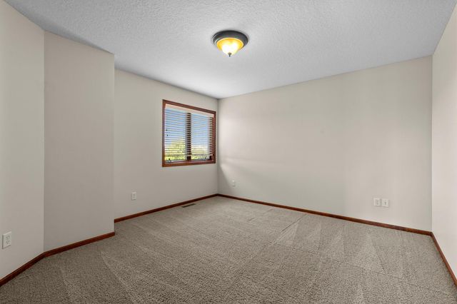 1634 Isabella Parkway, Chaska, MN 55318
