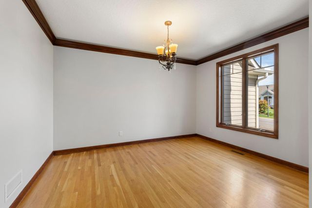 1634 Isabella Parkway, Chaska, MN 55318