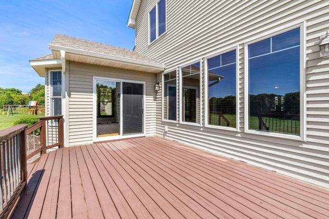 1634 Isabella Parkway, Chaska, MN 55318