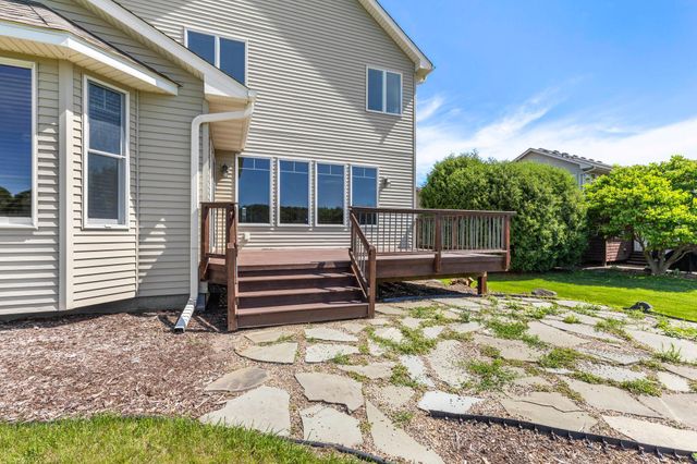 1634 Isabella Parkway, Chaska, MN 55318