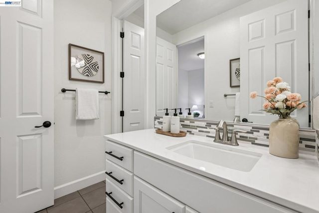 3933 Portola Cmn 1, Livermore, CA 94551