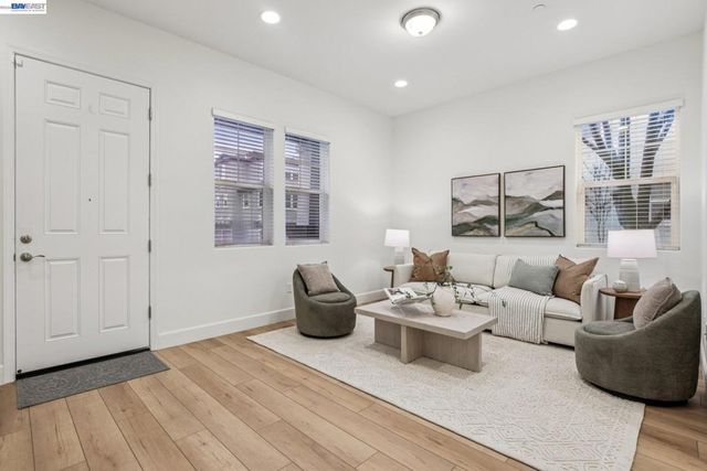 3933 Portola Cmn 1, Livermore, CA 94551