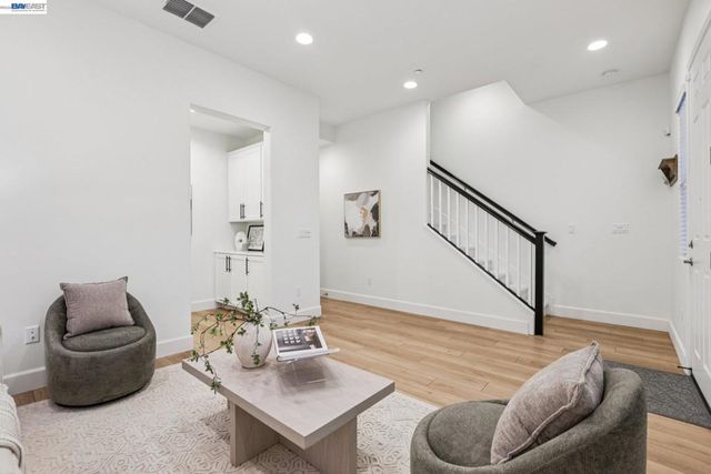 3933 Portola Cmn 1, Livermore, CA 94551