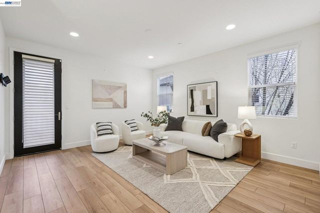 3933 Portola Cmn 1, Livermore, CA 94551