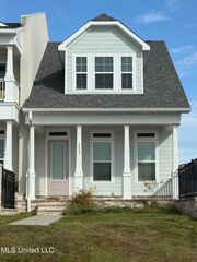 3000 Dock Street, 14, Pascagoula, MS 39567