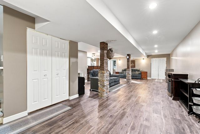 1926 Boardwalk Circle E, Portage, IN 46368