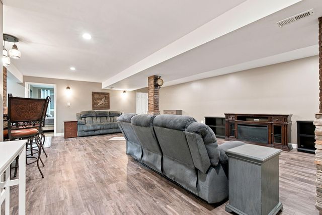 1926 Boardwalk Circle E, Portage, IN 46368