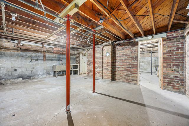 74 Union Street S, Battle Creek, MI 49017