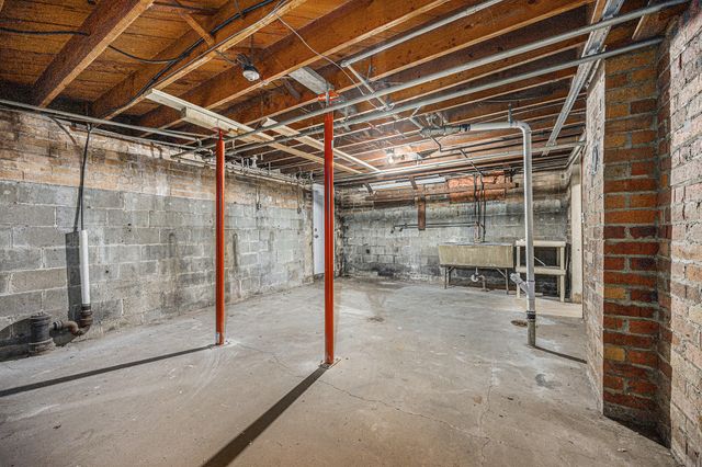 74 Union Street S, Battle Creek, MI 49017