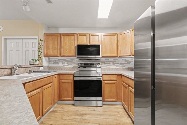 8181 Autumn Woods Trail, Ypsilanti, MI 48198