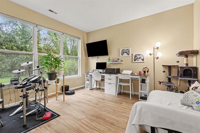 8181 Autumn Woods Trail, Ypsilanti, MI 48198