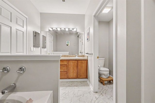8181 Autumn Woods Trail, Ypsilanti, MI 48198