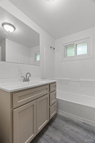 38 Westdell Drive, St Louis, MO 63136