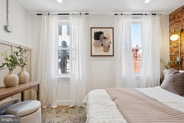 1804 WATERLOO ST, Philadelphia, PA 19122