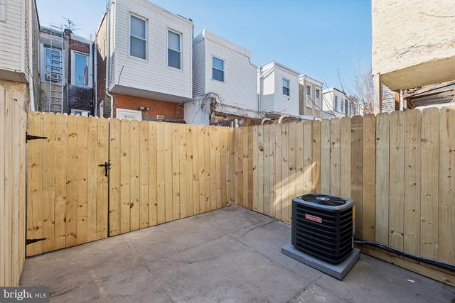 1804 WATERLOO ST, Philadelphia, PA 19122