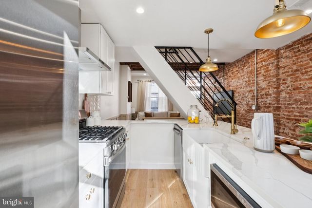 1804 WATERLOO ST, Philadelphia, PA 19122