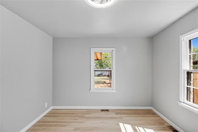 530 N Lowe Street, Hobart, OK 73651