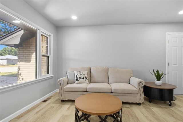 530 N Lowe Street, Hobart, OK 73651