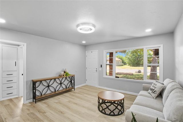 530 N Lowe Street, Hobart, OK 73651