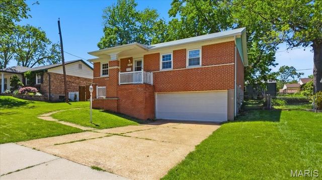 9745 Radio Drive, St Louis, MO 63123