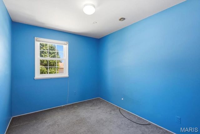 9745 Radio Drive, St Louis, MO 63123