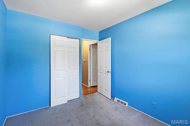 9745 Radio Drive, St Louis, MO 63123