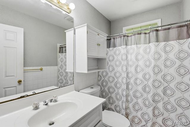 9745 Radio Drive, St Louis, MO 63123