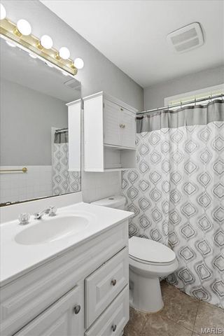 9745 Radio Drive, St Louis, MO 63123