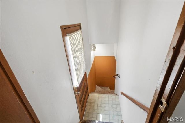 9745 Radio Drive, St Louis, MO 63123