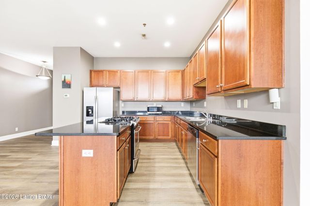 2011 Frankfort Ave 401, Louisville, KY 40206