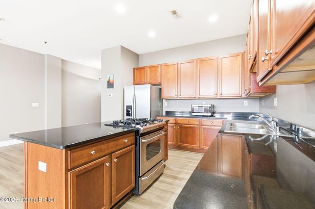 2011 Frankfort Ave 401, Louisville, KY 40206