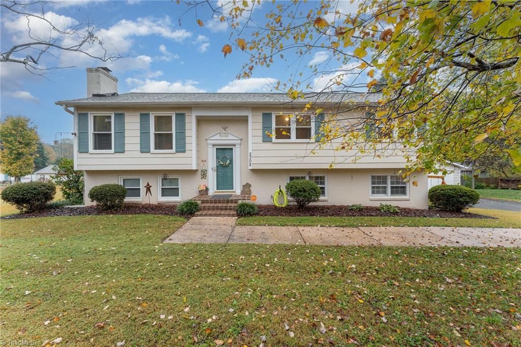2308 Pebble Creek Road, Winston-salem, NC 27107