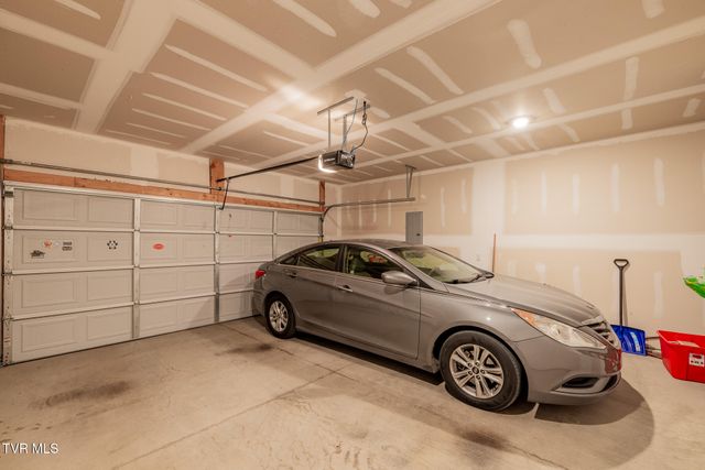 936 Pampas Drive, Jonesborough, TN 37659