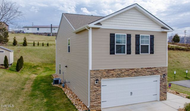 936 Pampas Drive, Jonesborough, TN 37659