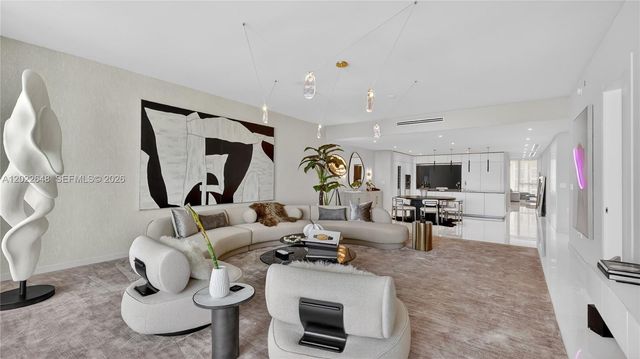 300 Biscayne Blvd Way 3604, Miami, FL 33131