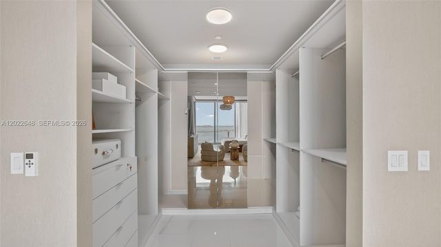 300 Biscayne Blvd Way 3604, Miami, FL 33131