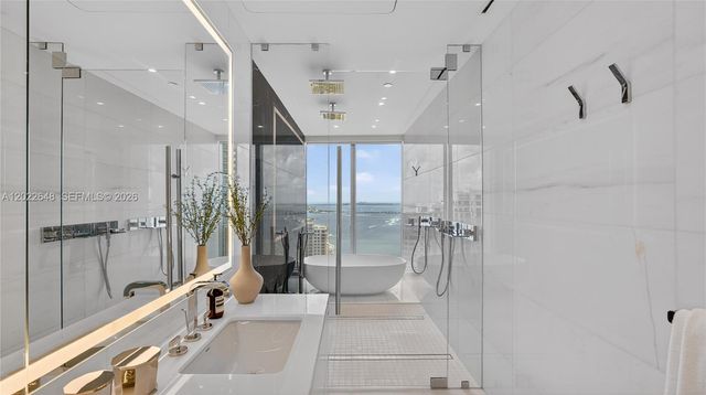 300 Biscayne Blvd Way 3604, Miami, FL 33131